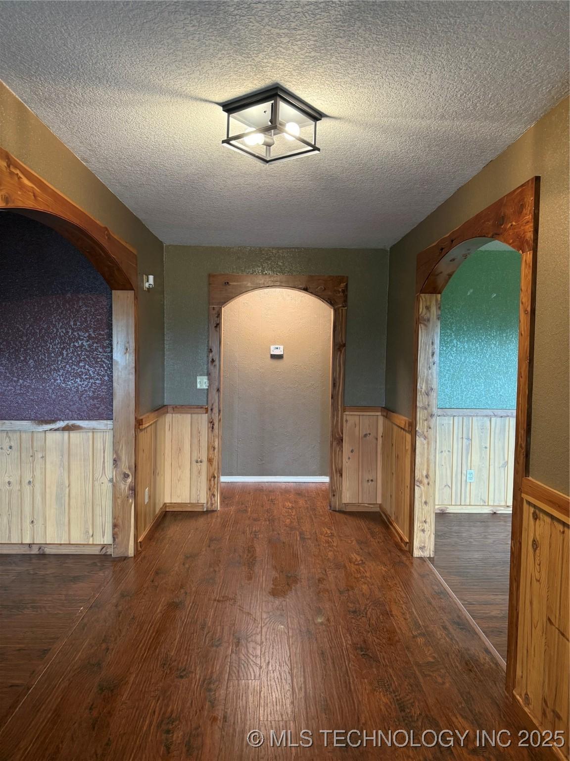 Image 2: Front Entry