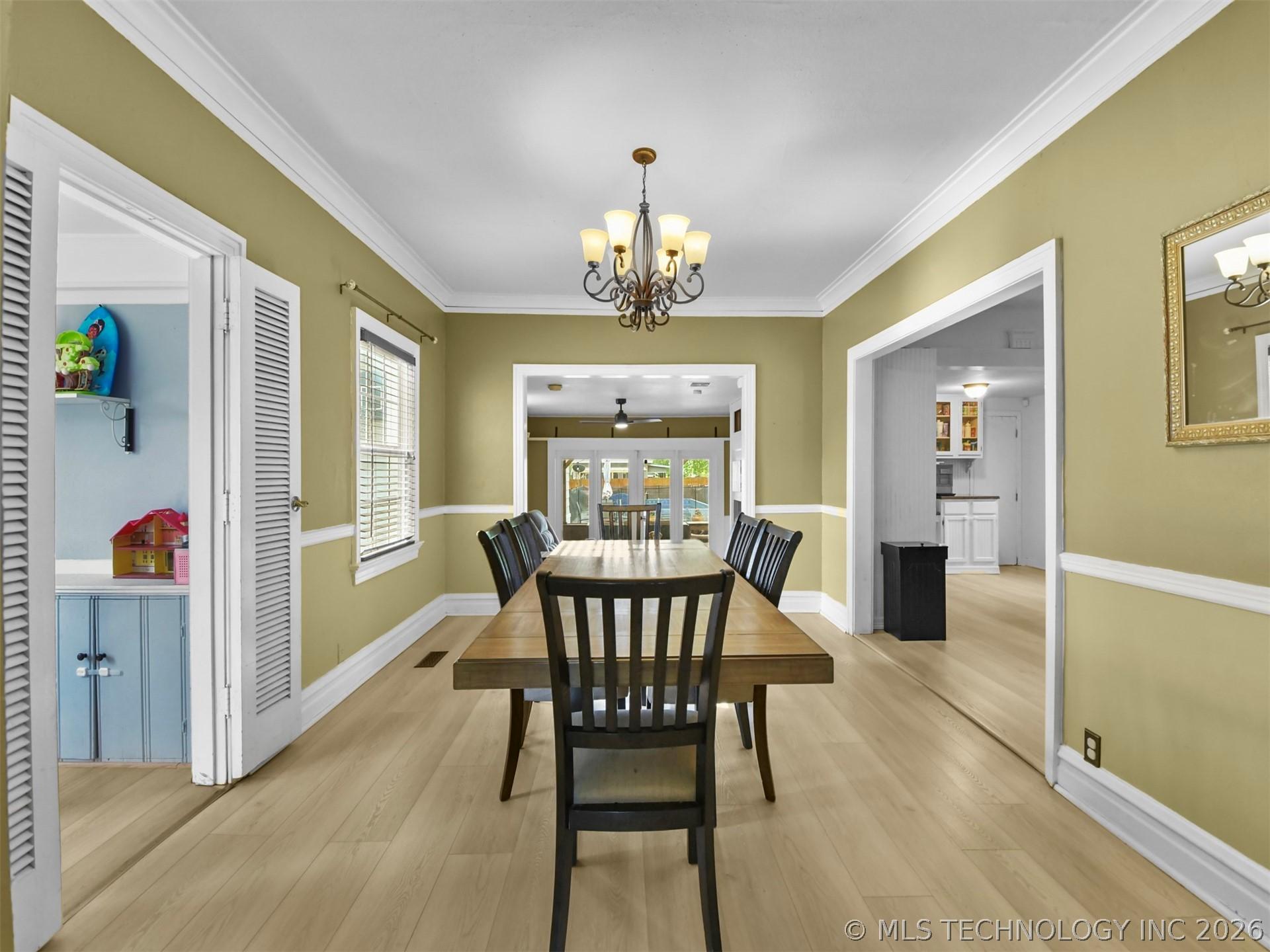 Image 4: Formal Dining