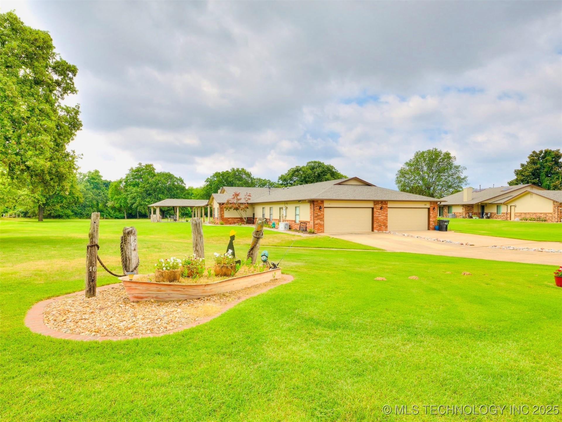 Image 2: Well manicured lawn