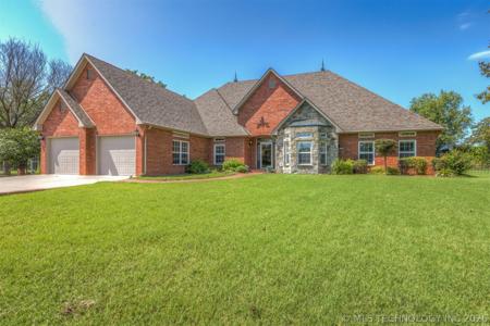 612 S Tallchief Court