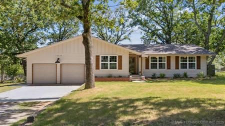 15852 E 450 Road
