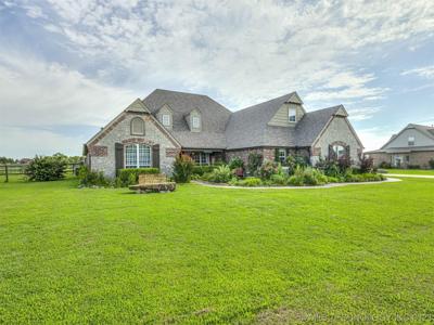 3426 E 184th Street