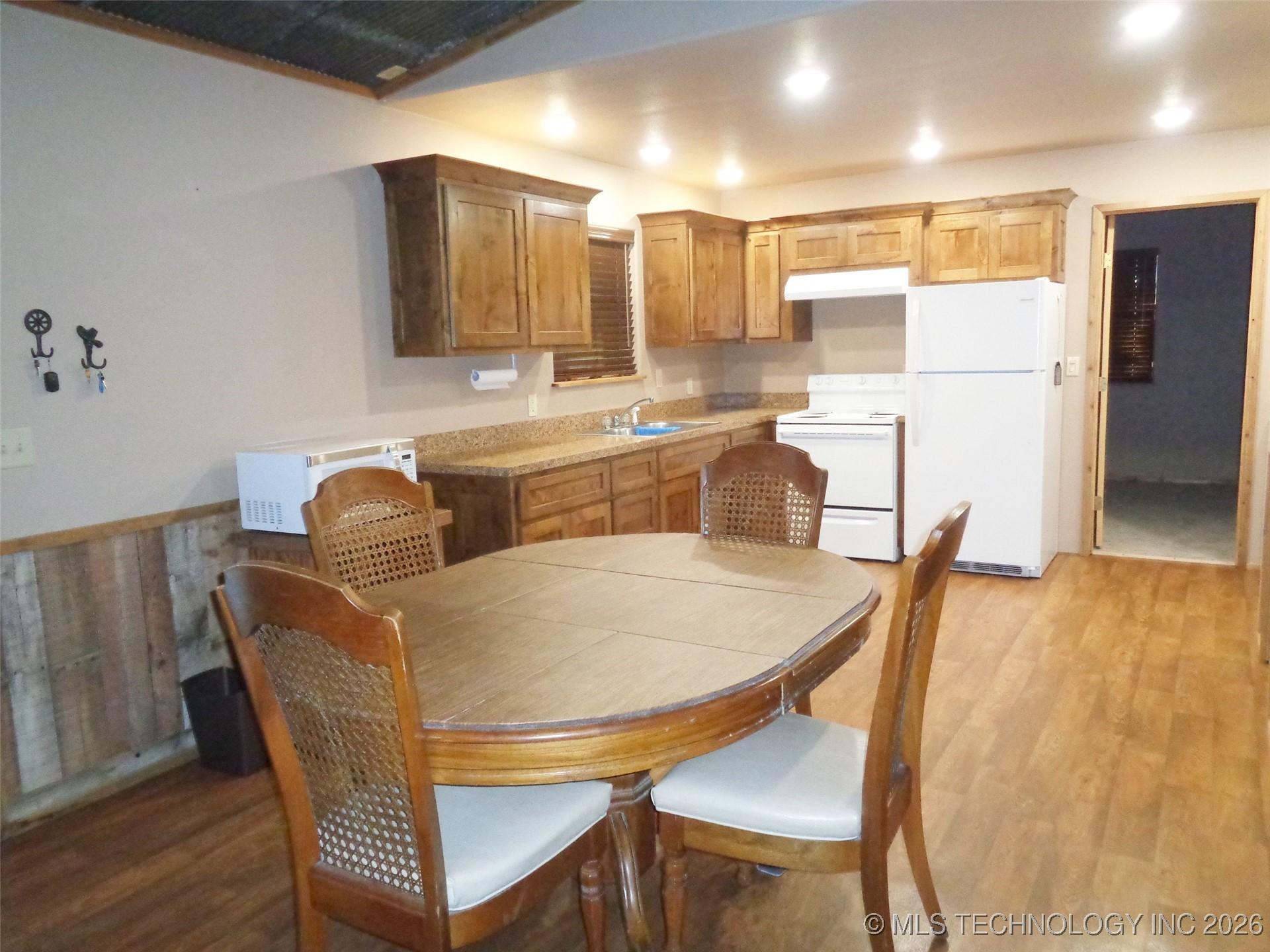 Image 2: Dining & Kitchen Area