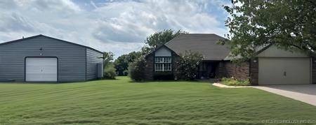 10922 E Canyon Oaks Boulevard