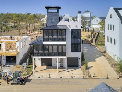 107 Lower Green Way