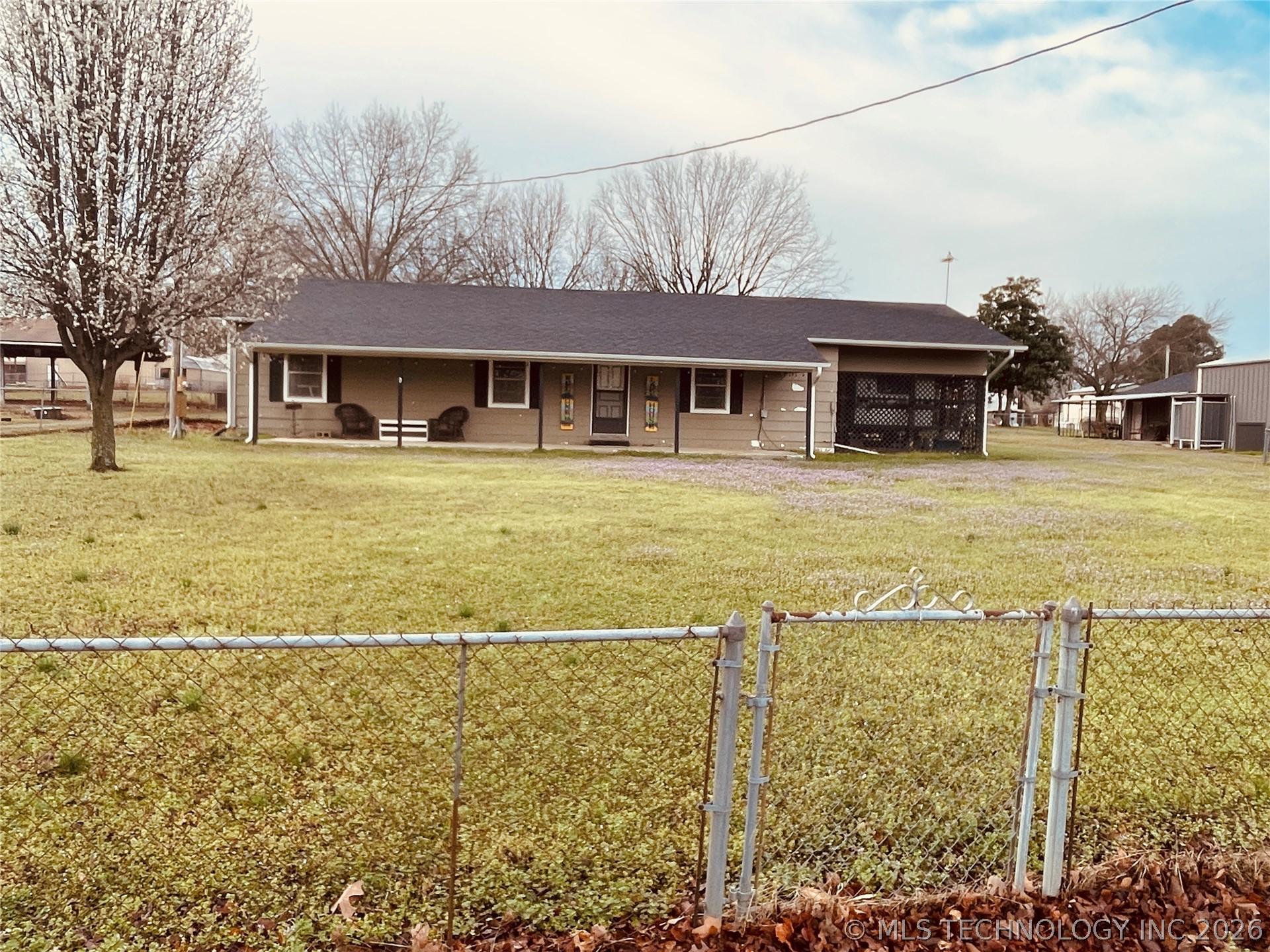 Image 3: FRONT OF HOME