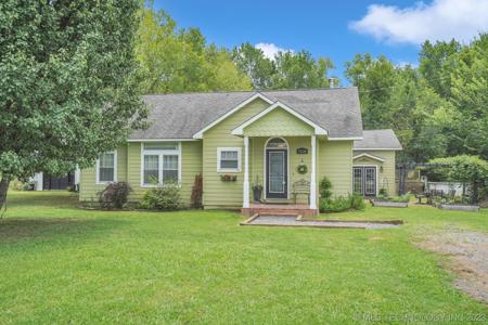 7230 N 49th Street