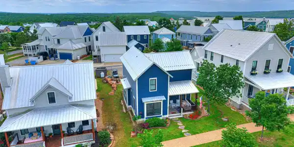 76 Lower Green Way