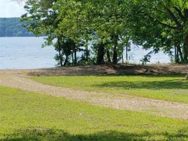 Lakeside Terrace W