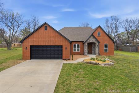 636 S Pecan Place