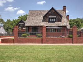 412 E 5th Street