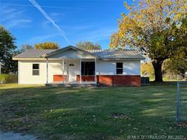 823 W Audd Avenue