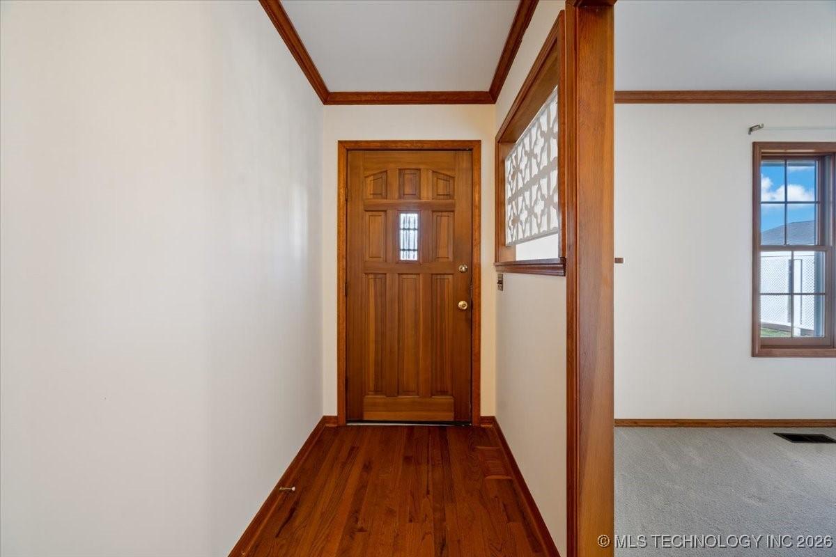 Image 4: Entry