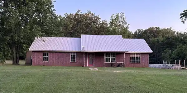 3176 E 2030 Road