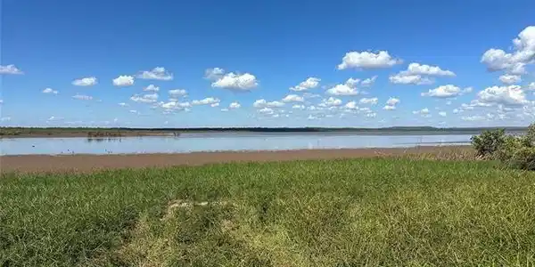 Image 4: Eufaula Lake access right around the corner