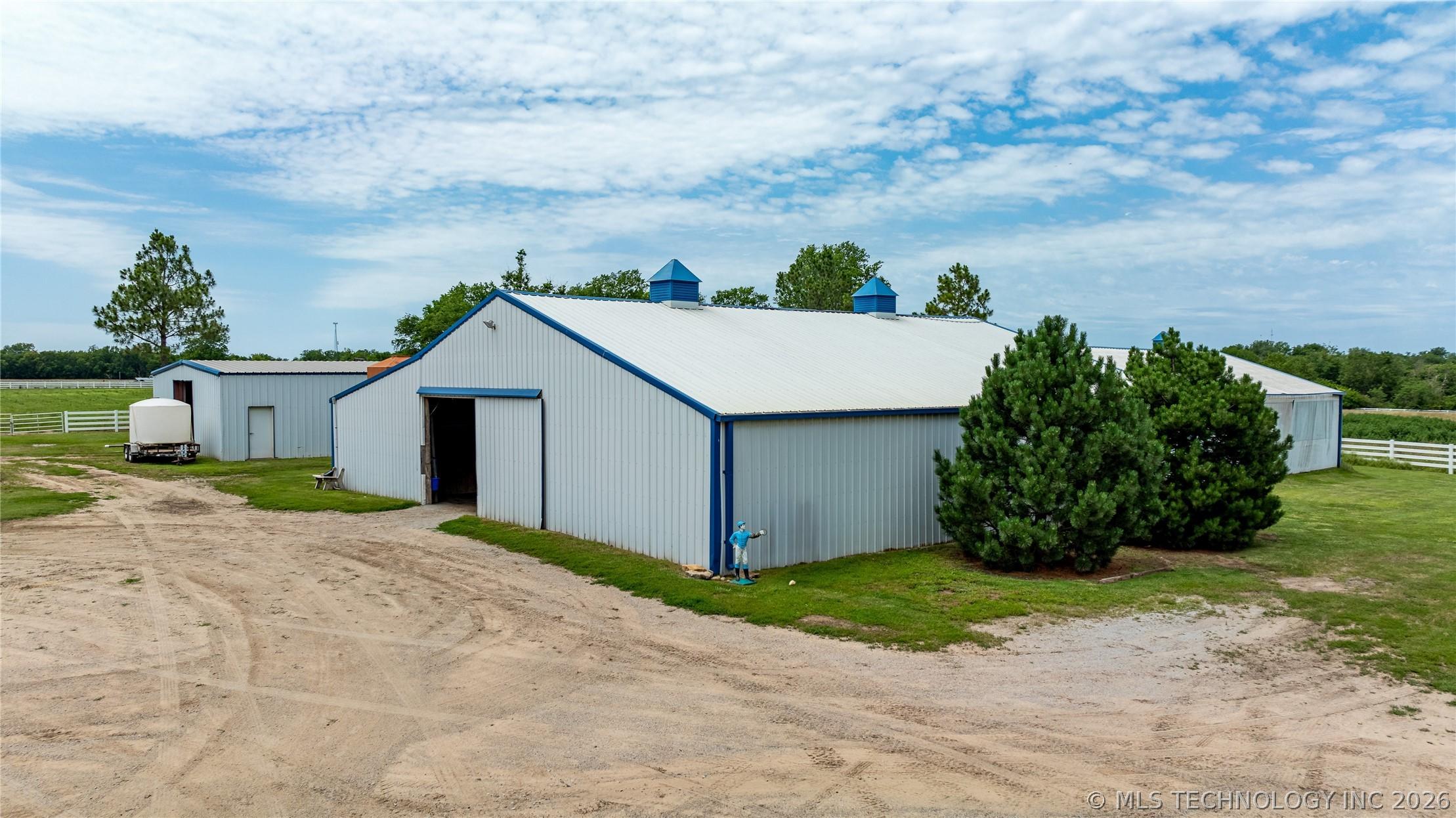 Image 4: Main barn