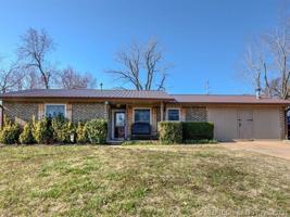 702 Elmwood Drive
