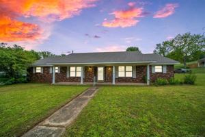 1521 Valley View Drive