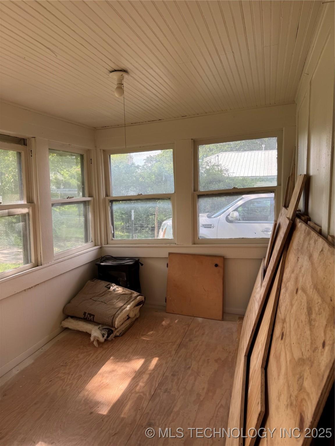 Image 4: Back room that could be a bonus room.