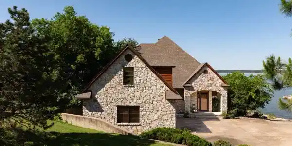 8925 Lake View