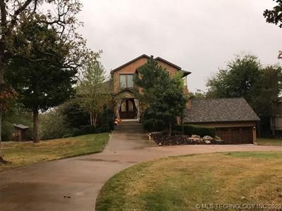 1412 Country Club Street