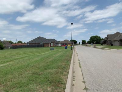 207 NE Beecher Lane
