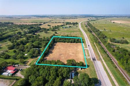 548 N Hwy 169 Highway