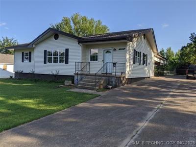 1000 W Pawnee Street W