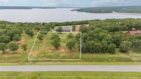 81 E Lake Road
