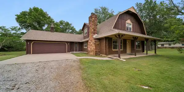 4891 E 390 Road