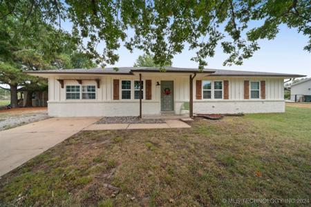 4111 W Sunset Lane