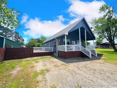 600 E Elm