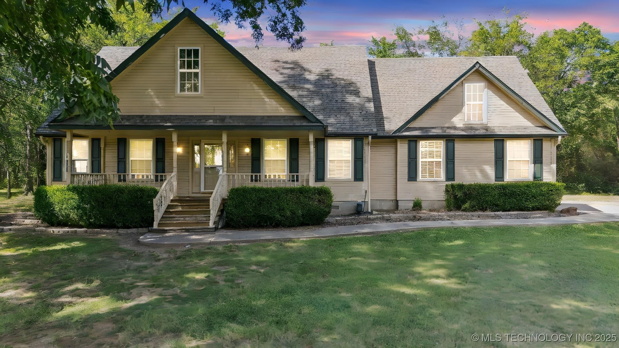 Image 2: 1.5 Story Home, three bedrooms, two full bathrooms