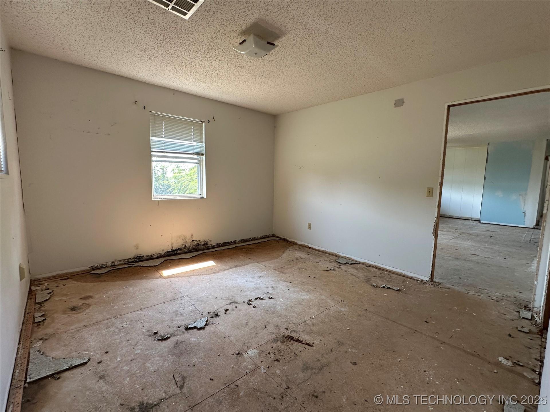 Image 4: Bedroom 1