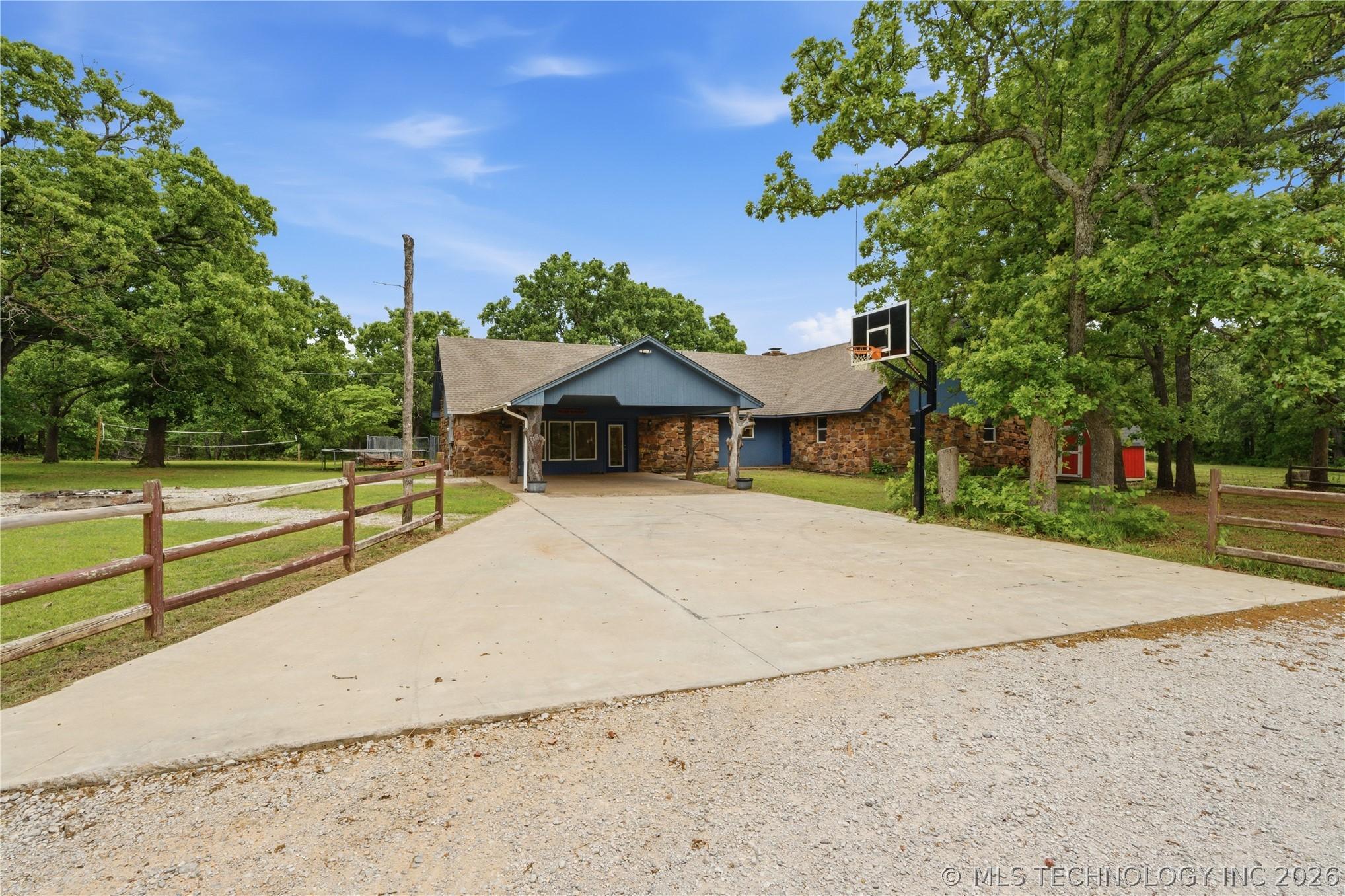 Image 1: Beautiful Country Living