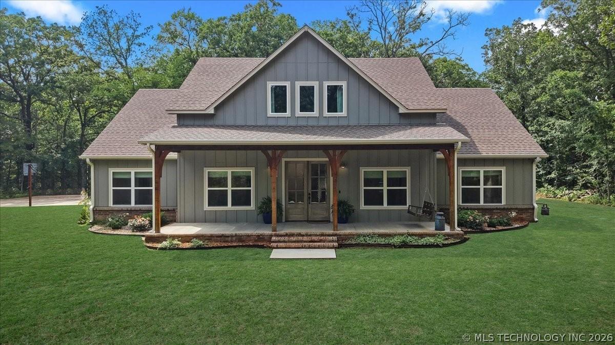 Image 1: Gorgeous acreage oasis