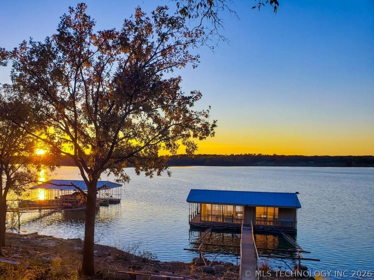 Image 4: Boat dock & Sunset