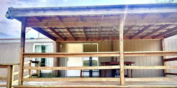 12115 N Highway 82