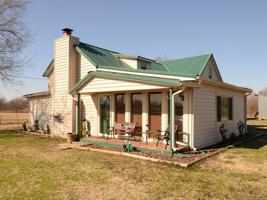 1112 E 186th Street North