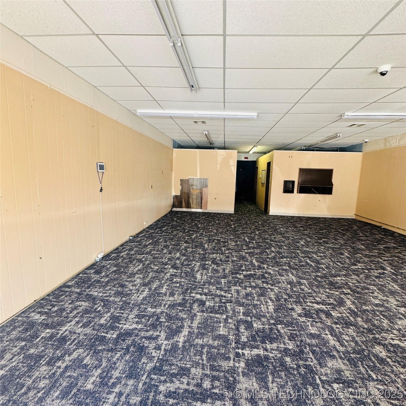 Image 2: Store front showroom