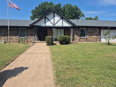 1411 N Choctaw Place