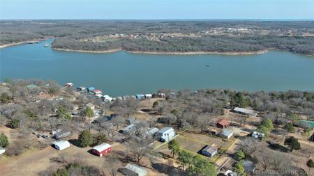 4390 Lakeshore