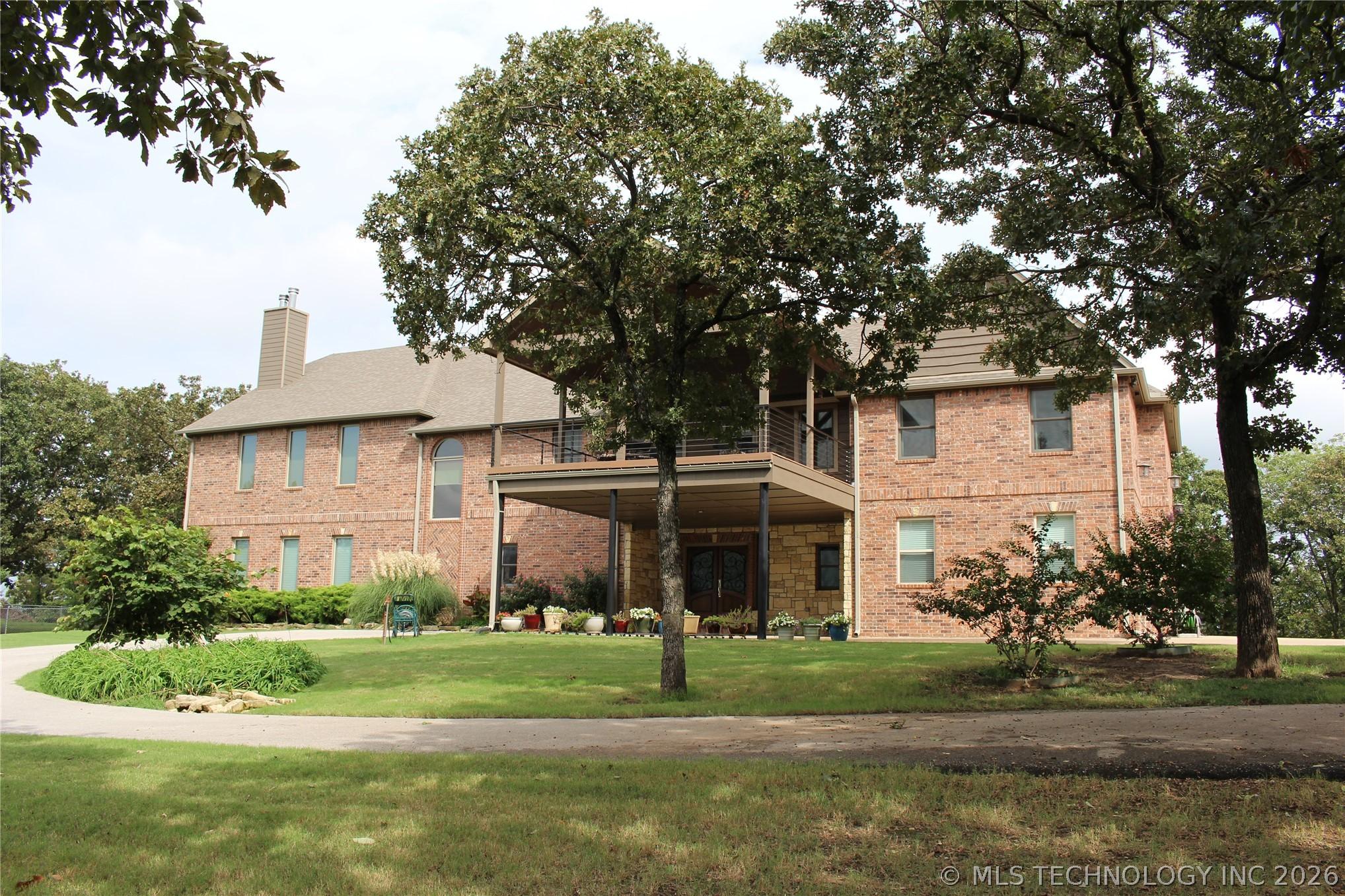 Image 3: Front view circle drive