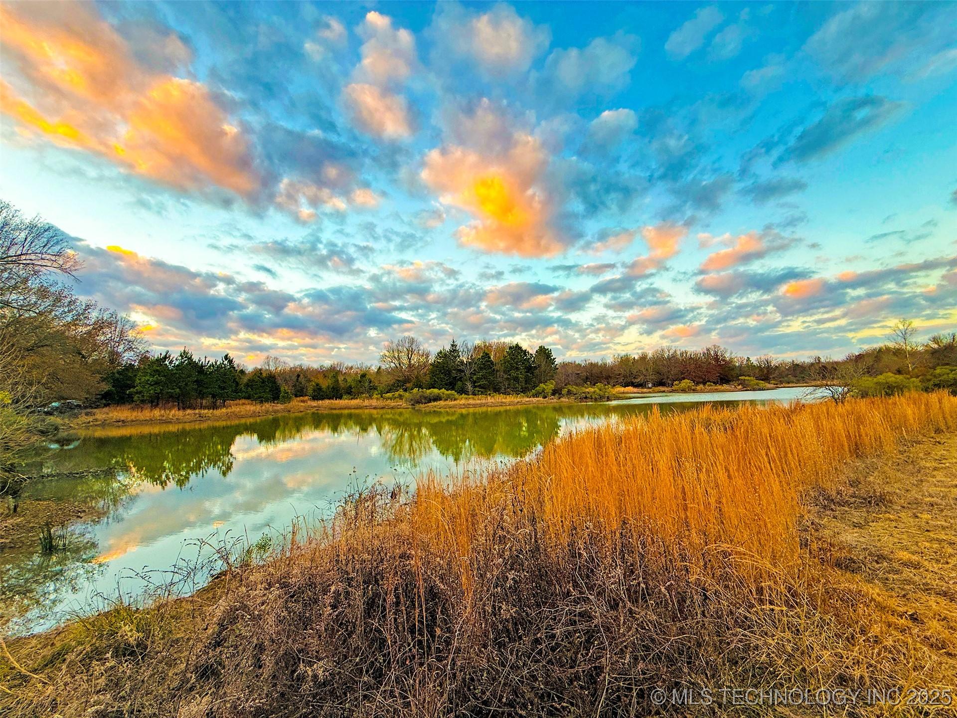 Image 3: 5 Acre Lake