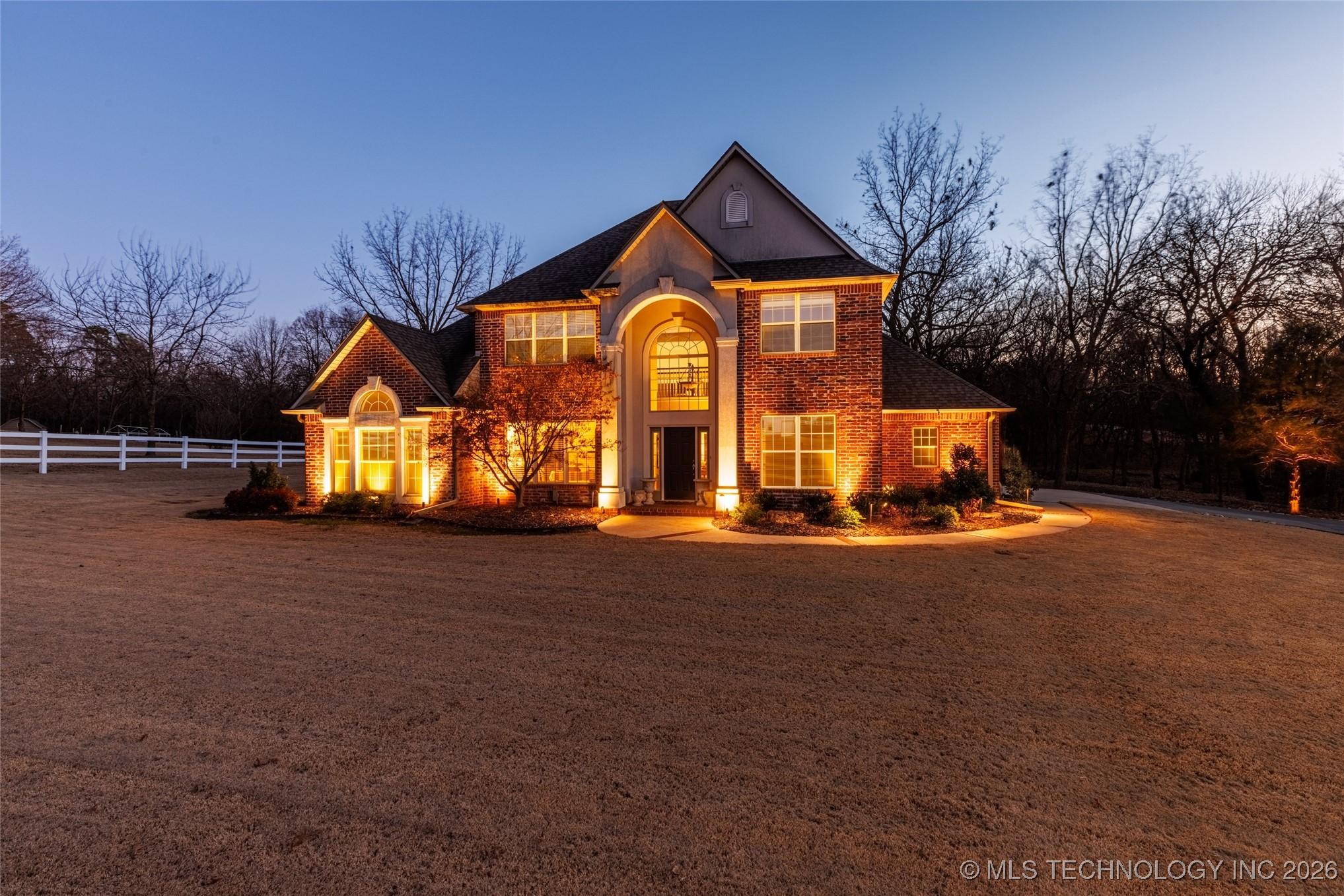 Image 1: Sharp home, small acreage, and a shop&mdash;hard to find