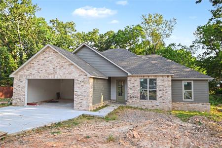 18855 W Hunters Court