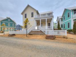 20 NE Redbud Street Unit D