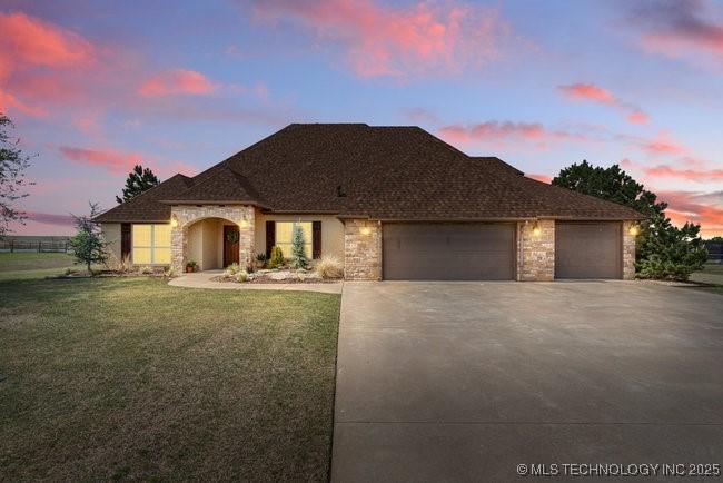 Image 3: WELCOME HOME!