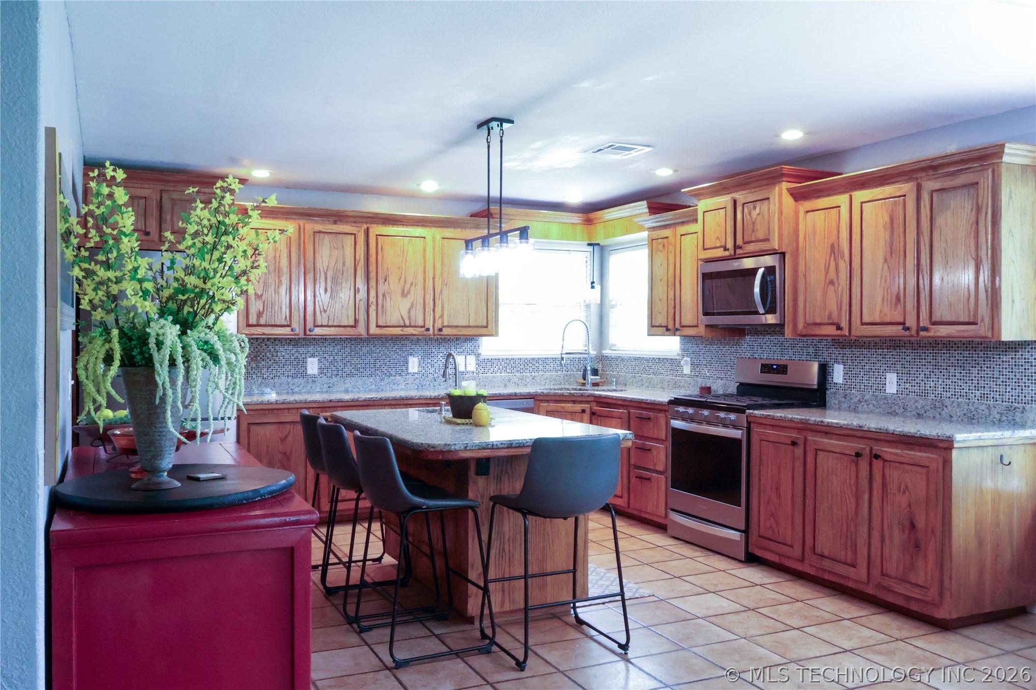 Image 3: Kitchen