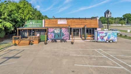 1713 W Broadway